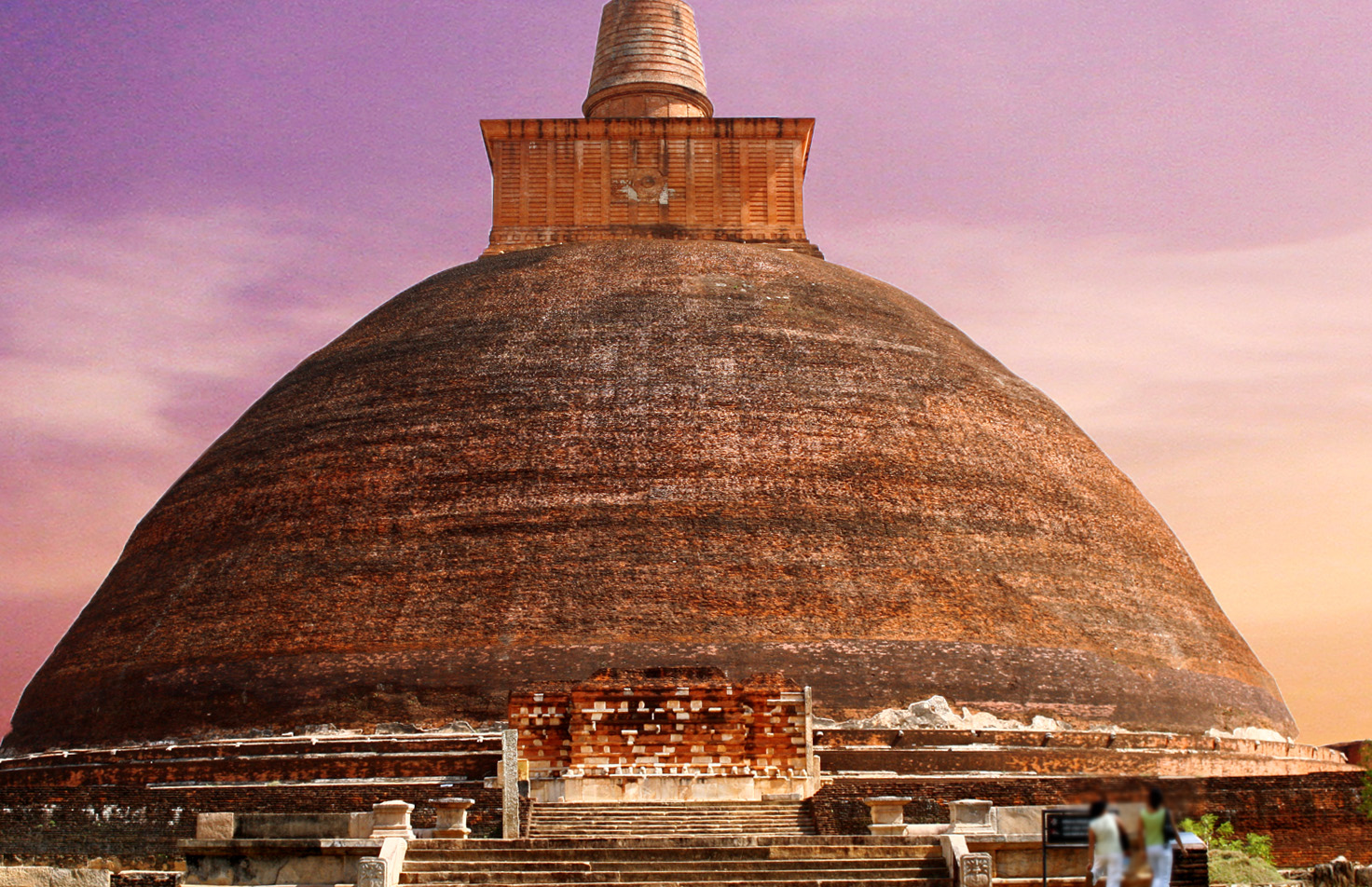 Jetavanaramaya is one of the world's best temples. 